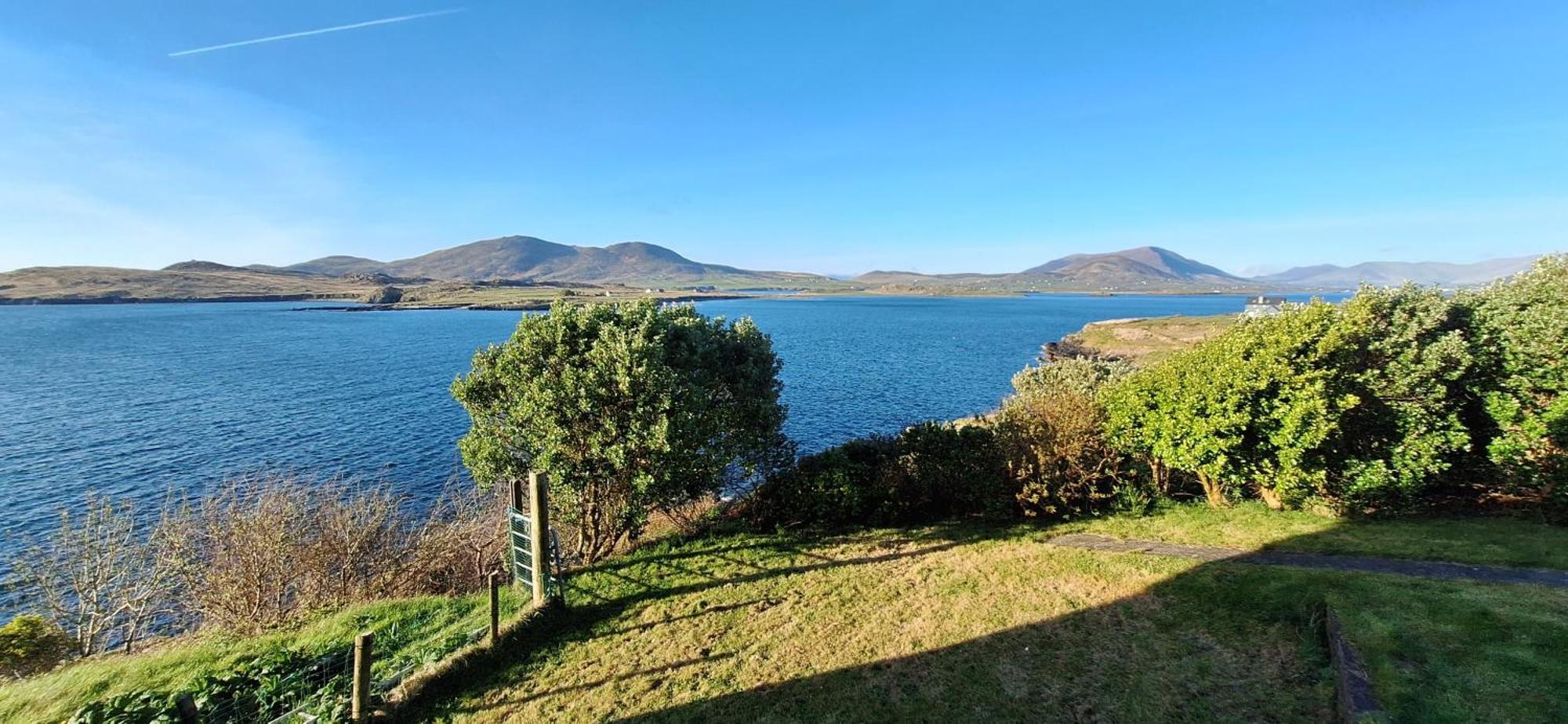 Horizon View Lodge Bed And Breakfast Glanleam Road Knightstown Valentia Island County Kerry V23 W447 Ireland Knights Town Room photo